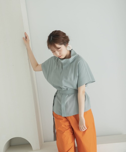 LAATO（ラート）の「STAND COLLAR BLOUSE（シャツ/ブラウス・レディース・ベージュ/グリーン・FREE）」の14枚目の写真