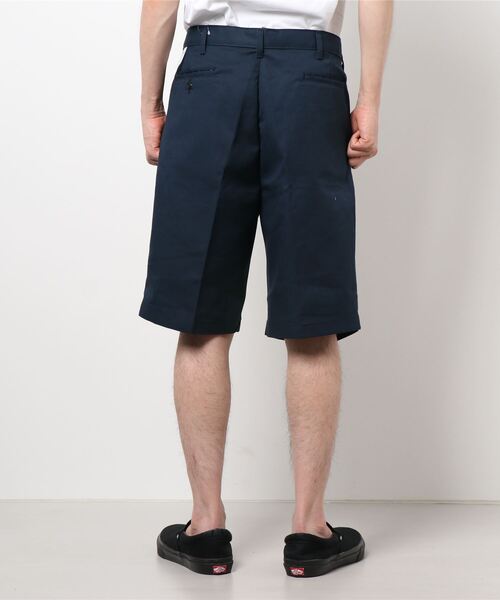 UNIVERSAL OVERALL(ユニバーサルオーバーオール)の「【UNIVERSAL OVERALL COMPANY】(UN)PLEATED FRONT SHORT(チノパンツ・メンズ・ブラック/チャコール/ネイビー・32/34/36/30)」の5枚目の写真