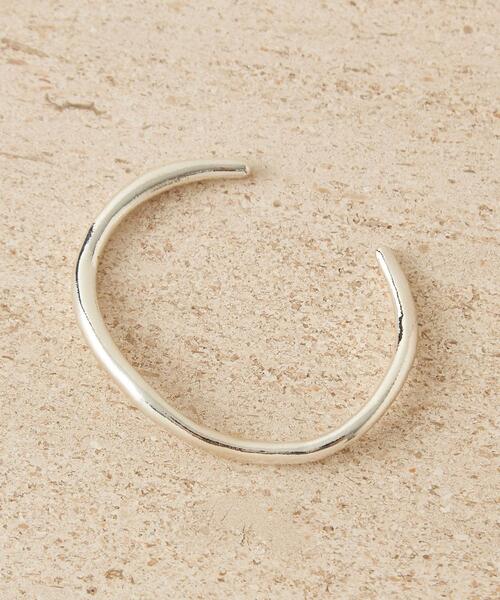 CITEN（シテン）の「＜CITEN（シテン）＞ニュアンス バングル（バングル/リストバンド・レディース・ゴールド/シルバー・FREE）」の2枚目の写真