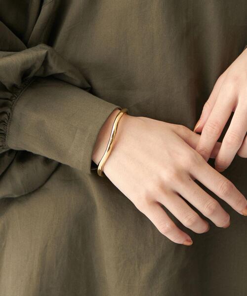 CITEN（シテン）の「＜CITEN（シテン）＞ニュアンス バングル（バングル/リストバンド・レディース・ゴールド/シルバー・FREE）」の4枚目の写真