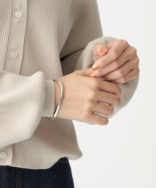 CITEN（シテン）の「＜CITEN（シテン）＞ニュアンス バングル（バングル/リストバンド・レディース・ゴールド/シルバー・FREE）」の5枚目の写真