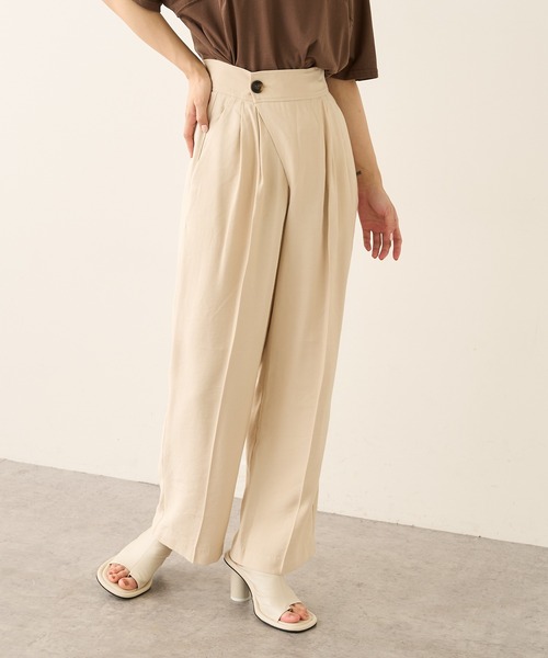 Lui's(ルイス)の「フロントラップワイドパンツ(その他パンツ・レディース・ブラック/グリーン/アイボリー・FREE)」の1枚目の写真