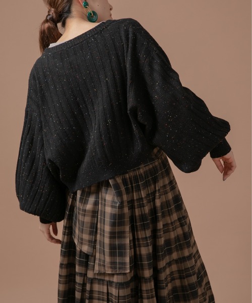 Eimee Law（エイミーロウ）の「ロゴテープリブニットショートカーデ（カーディガン/ボレロ・レディース・ブラック/ピンク/グリーン/グレー系/オフホワイト・38）」の13枚目の写真