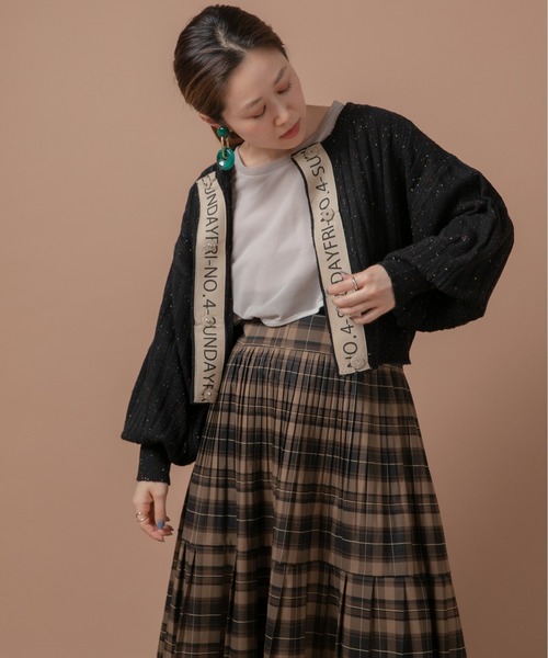 Eimee Law（エイミーロウ）の「ロゴテープリブニットショートカーデ（カーディガン/ボレロ・レディース・ブラック/ピンク/グリーン/グレー系/オフホワイト・38）」の14枚目の写真