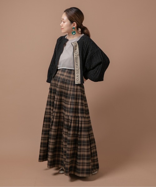 Eimee Law（エイミーロウ）の「ロゴテープリブニットショートカーデ（カーディガン/ボレロ・レディース・ブラック/ピンク/グリーン/グレー系/オフホワイト・38）」の17枚目の写真