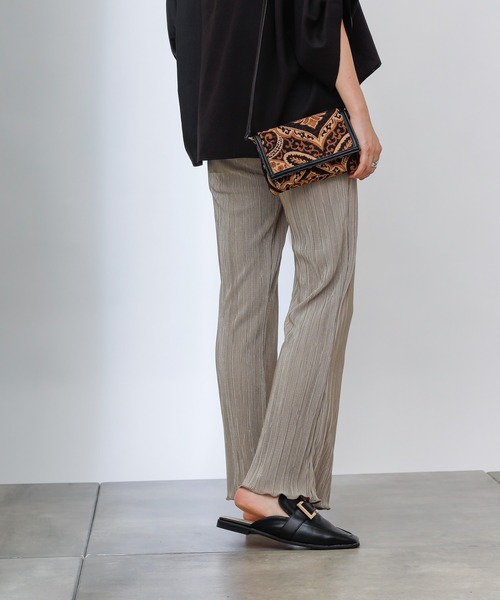 COLONY 2139（コロニートゥーワンスリーナイン）の「サテンミニプリーツロングパンツ（その他パンツ・レディース・モカ/ブラック/グレイッシュベージュ・SMALL/LARGE/MEDIUM）」の22枚目の写真
