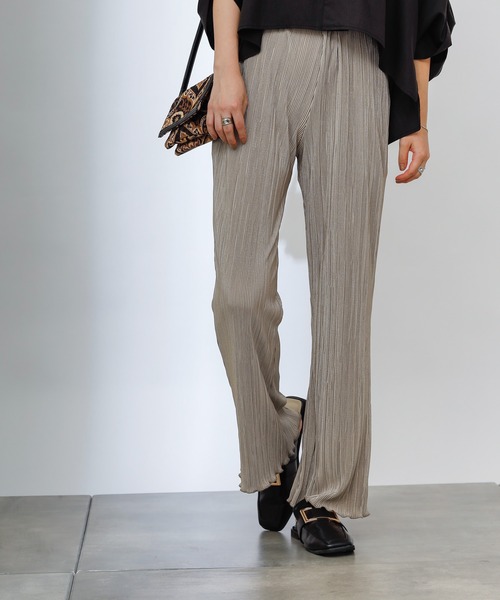 COLONY 2139（コロニートゥーワンスリーナイン）の「サテンミニプリーツロングパンツ（その他パンツ・レディース・モカ/ブラック/グレイッシュベージュ・SMALL/LARGE/MEDIUM）」の21枚目の写真
