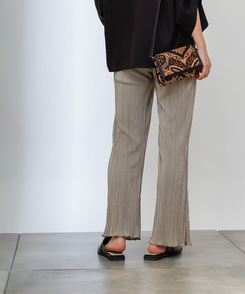 COLONY 2139（コロニートゥーワンスリーナイン）の「サテンミニプリーツロングパンツ（その他パンツ・レディース・モカ/ブラック/グレイッシュベージュ・SMALL/LARGE/MEDIUM）」の20枚目の写真