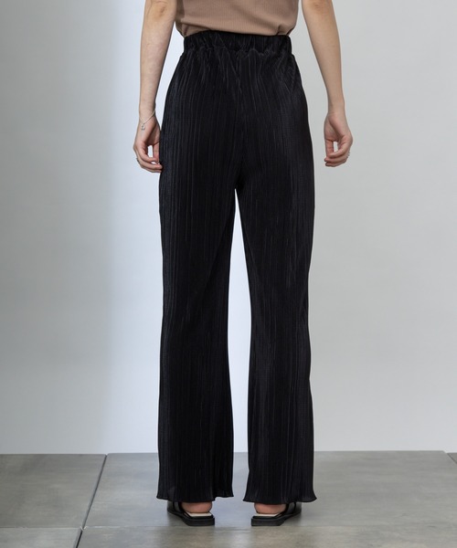 COLONY 2139（コロニートゥーワンスリーナイン）の「サテンミニプリーツロングパンツ（その他パンツ・レディース・モカ/ブラック/グレイッシュベージュ・SMALL/LARGE/MEDIUM）」の12枚目の写真