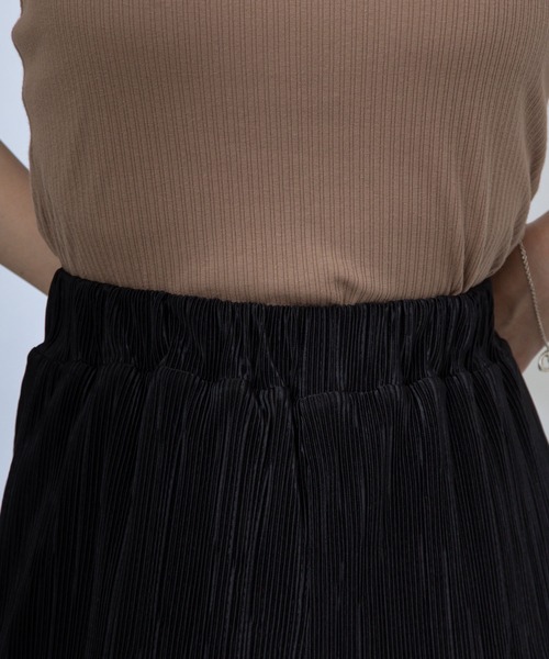 COLONY 2139（コロニートゥーワンスリーナイン）の「サテンミニプリーツロングパンツ（その他パンツ・レディース・モカ/ブラック/グレイッシュベージュ・SMALL/LARGE/MEDIUM）」の11枚目の写真