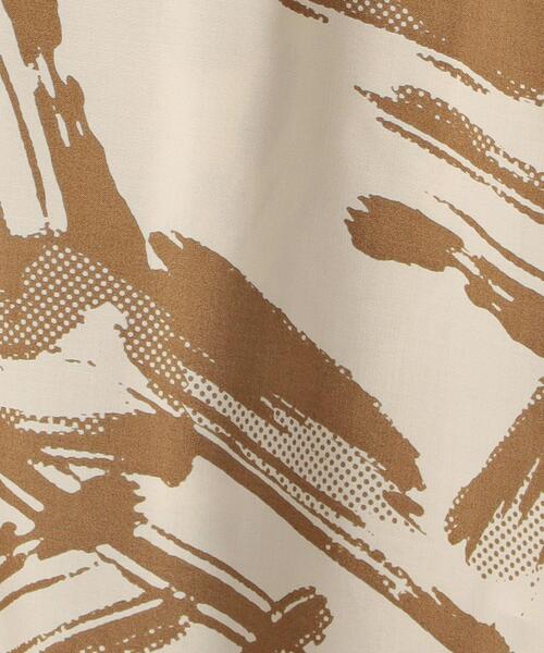 EMMEL REFINES（エメルリファインズ）の「＜EMMEL REFINES（エメル リファインズ）＞EM 袖タック プリント シャツ（シャツ/ブラウス・レディース・ブラック/ベージュ・FREE）」の3枚目の写真