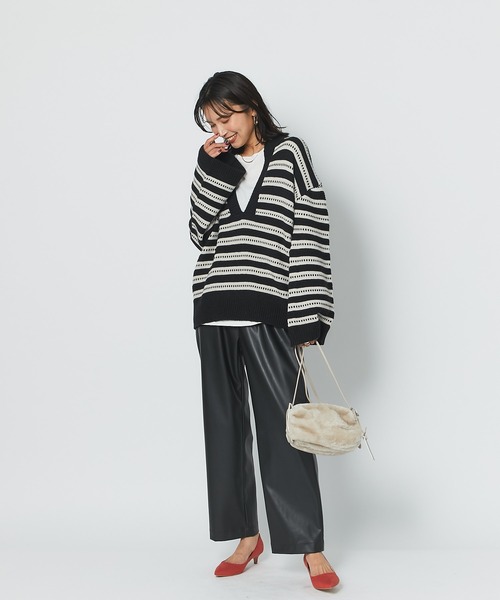 RIVE DROITE（リヴドロワ）の「スタイリングにモード感をプラス　フェイクレザーイージーパンツ（その他パンツ・レディース・ブラック/ベージュ・38/36）」の7枚目の写真