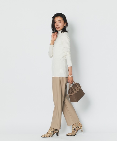 RIVE DROITE（リヴドロワ）の「スタイリングにモード感をプラス　フェイクレザーイージーパンツ（その他パンツ・レディース・ブラック/ベージュ・38/36）」の20枚目の写真