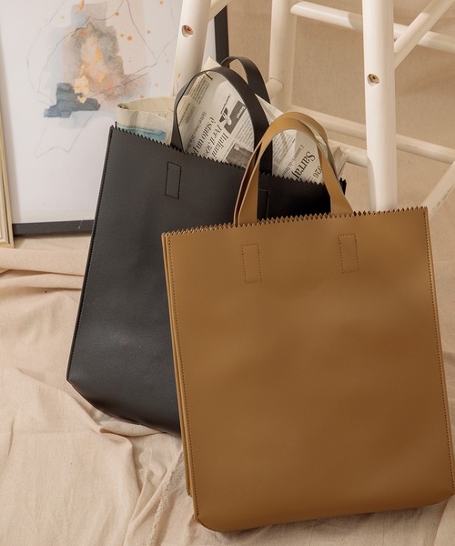 Adoon plain（アドーンプレーン）の「【Adoon plain】フェイクレザーショッパー（トートバッグ・メンズ・ブラック/ブラウン・FREE）」の3枚目の写真