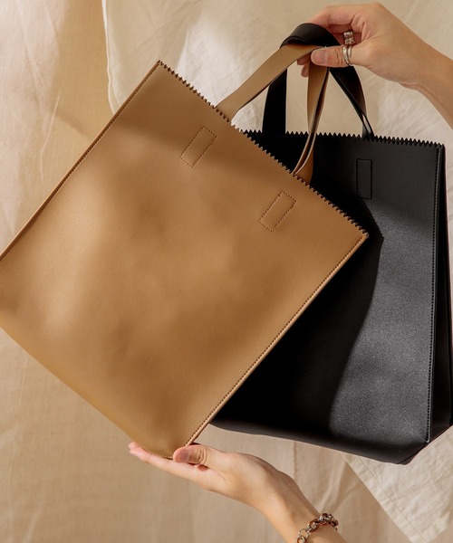 Adoon plain（アドーンプレーン）の「【Adoon plain】フェイクレザーショッパー（トートバッグ・メンズ・ブラック/ブラウン・FREE）」の8枚目の写真