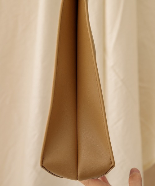 Adoon plain（アドーンプレーン）の「【Adoon plain】フェイクレザーショッパー（トートバッグ・メンズ・ブラック/ブラウン・FREE）」の10枚目の写真