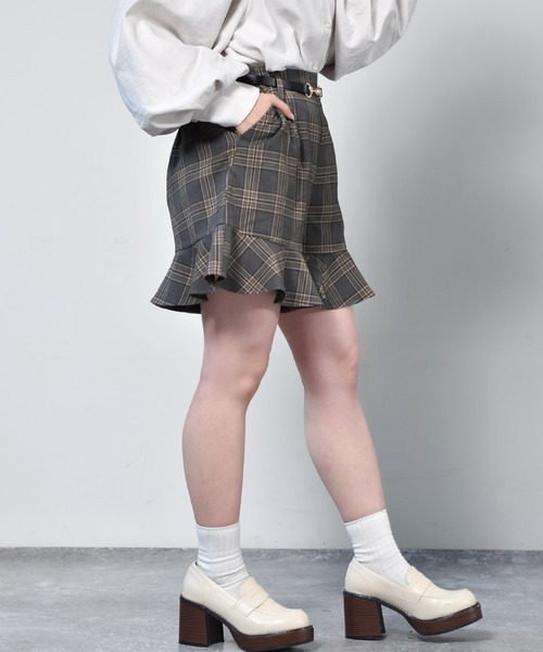 ems excite（エムズエキサイト）の「ベルト付フリルショートパンツ（その他パンツ・レディース・ボルドー/ブラック系その他/ブラック/ブラウン系その他・FREE）」の11枚目の写真