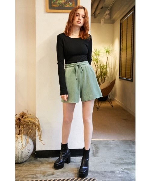 SLY（スライ）の「Sly Skin BACK OPEN T/SH バックオープン Tシャツ（ルームウェア/パジャマ・レディース・イエロー/ブラウン/ブラック・2/1）」の18枚目の写真