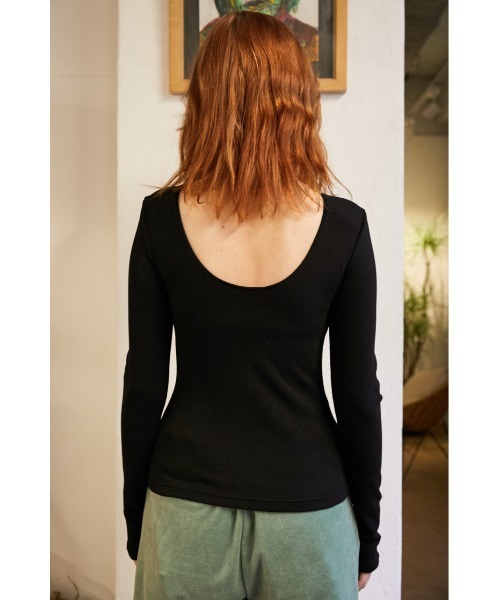 SLY（スライ）の「Sly Skin BACK OPEN T/SH バックオープン Tシャツ（ルームウェア/パジャマ・レディース・イエロー/ブラウン/ブラック・2/1）」の4枚目の写真
