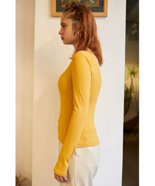 SLY（スライ）の「Sly Skin BACK OPEN T/SH バックオープン Tシャツ（ルームウェア/パジャマ・レディース・イエロー/ブラウン/ブラック・2/1）」の9枚目の写真