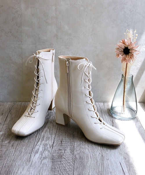 Noubel Voug Relax(ヌーベルヴォーグリラックス)の「サイドジップ レースアップ ミディブーツ(ブーツ・レディース・アイボリー/ダークブラウン/ブラック系その他/ブラック/ベージュ・S/M/L/LL/3L)」の2枚目の写真
