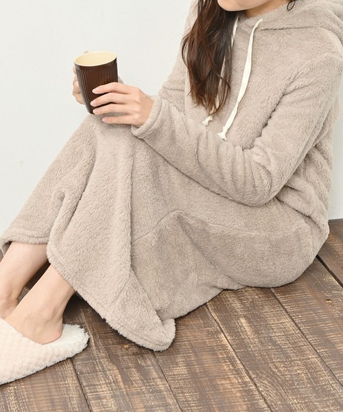 Grandeir（グランディール）の「シープボア マキシ丈 ワンピース（ワンピース・レディース・ネイビー/モカ/ブラウン系その他/ブラック/チャコールグレー/ブルー・ONE SIZE）」の4枚目の写真