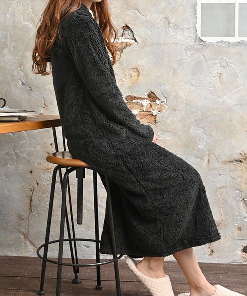 Grandeir（グランディール）の「シープボア マキシ丈 ワンピース（ワンピース・レディース・ネイビー/モカ/ブラウン系その他/ブラック/チャコールグレー/ブルー・ONE SIZE）」の8枚目の写真