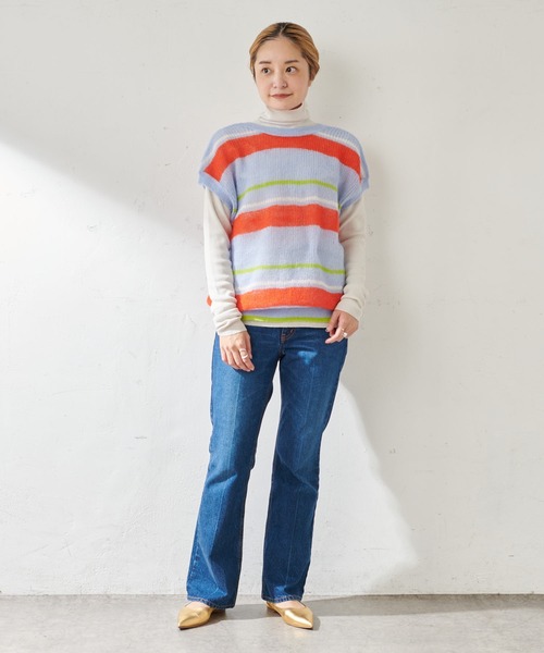 SHENERY(シーナリー)の「マルチボーダーニットベスト(ニット/セーター・レディース・オフホワイト/ブルー・FREE)」の19枚目の写真