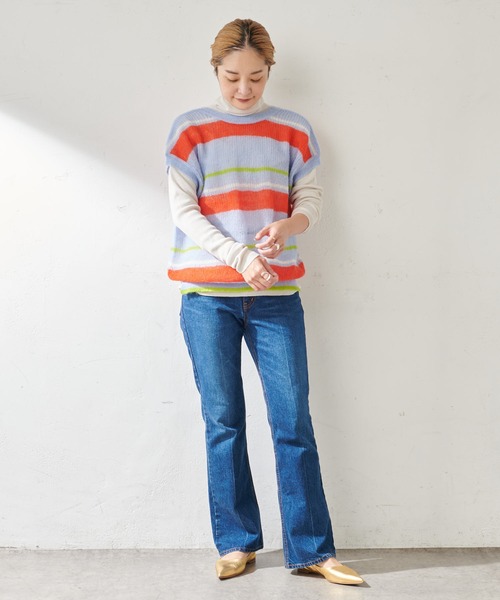 SHENERY(シーナリー)の「マルチボーダーニットベスト(ニット/セーター・レディース・オフホワイト/ブルー・FREE)」の6枚目の写真