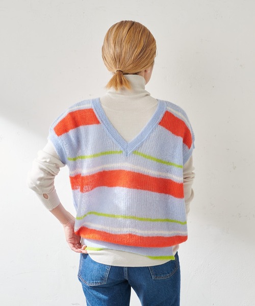 SHENERY(シーナリー)の「マルチボーダーニットベスト(ニット/セーター・レディース・オフホワイト/ブルー・FREE)」の14枚目の写真