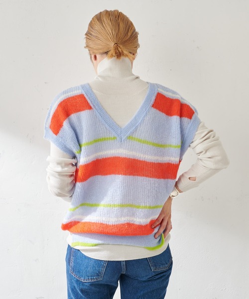 SHENERY(シーナリー)の「マルチボーダーニットベスト(ニット/セーター・レディース・オフホワイト/ブルー・FREE)」の10枚目の写真