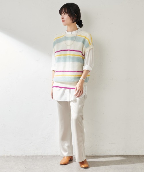 SHENERY(シーナリー)の「マルチボーダーニットベスト(ニット/セーター・レディース・オフホワイト/ブルー・FREE)」の17枚目の写真