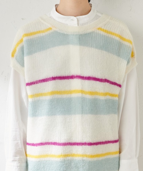 SHENERY(シーナリー)の「マルチボーダーニットベスト(ニット/セーター・レディース・オフホワイト/ブルー・FREE)」の7枚目の写真