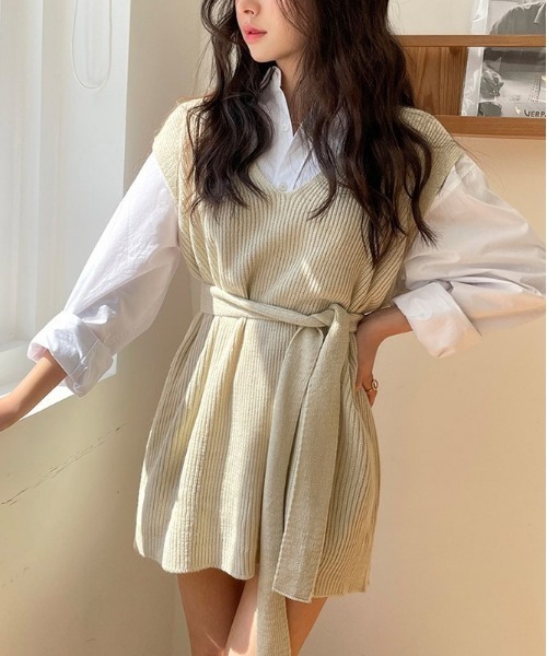 chuu（チュー）の「CHUU ニットVネックdress（ワンピース・レディース・ベージュ/ブラック・FREE）」の3枚目の写真