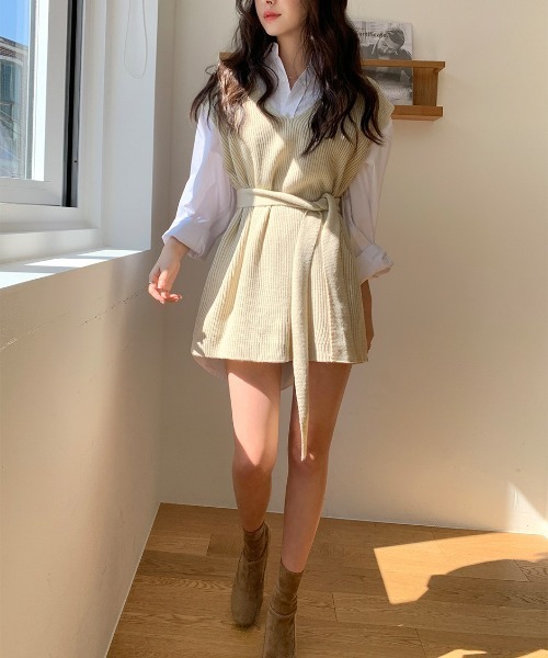 chuu（チュー）の「CHUU ニットVネックdress（ワンピース・レディース・ベージュ/ブラック・FREE）」の11枚目の写真