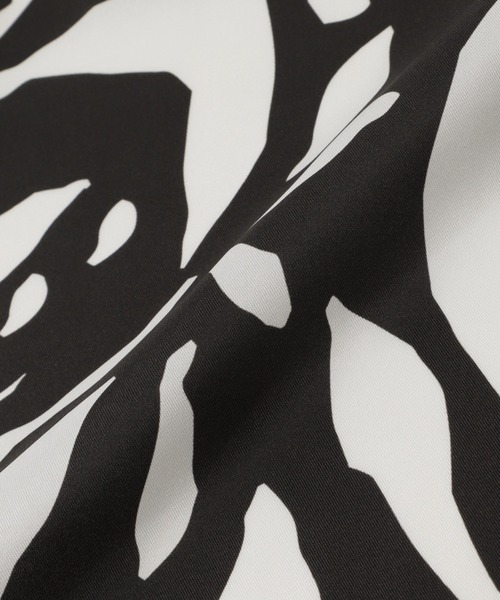 JOURNAL STANDARD（ジャーナルスタンダード）の「大判シルクスカーフ◆（ストール/ショール・レディース・グリーン系その他/ブルー/ブラック系その他・ﾌﾘ-）」の21枚目の写真