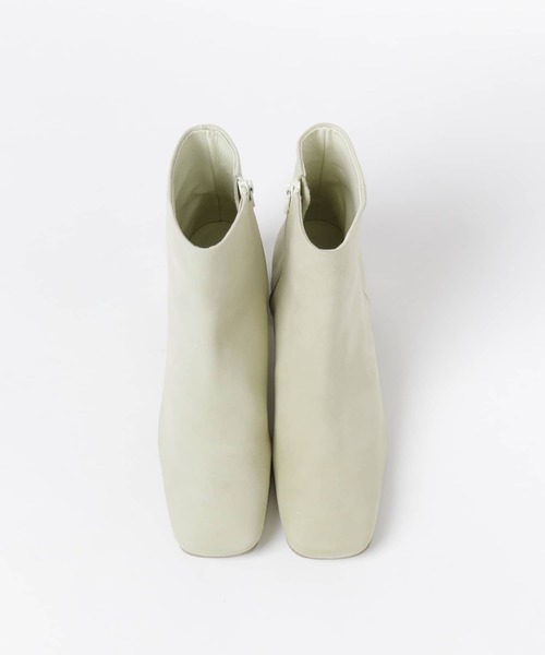 MAISON EUREKA（メゾンエウレカ）の「MAISON EUREKA　SQUARE TOE SHORT BOOTS（ブーツ・レディース・ホワイト系その他・38/36/37）」の13枚目の写真