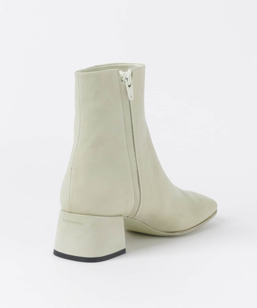 MAISON EUREKA（メゾンエウレカ）の「MAISON EUREKA　SQUARE TOE SHORT BOOTS（ブーツ・レディース・ホワイト系その他・38/36/37）」の14枚目の写真