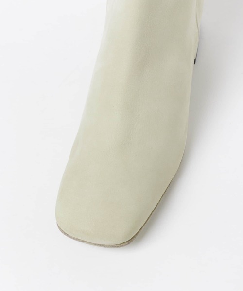 MAISON EUREKA（メゾンエウレカ）の「MAISON EUREKA　SQUARE TOE SHORT BOOTS（ブーツ・レディース・ホワイト系その他・38/36/37）」の17枚目の写真