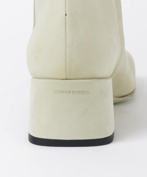 MAISON EUREKA（メゾンエウレカ）の「MAISON EUREKA　SQUARE TOE SHORT BOOTS（ブーツ・レディース・ホワイト系その他・38/36/37）」の6枚目の写真