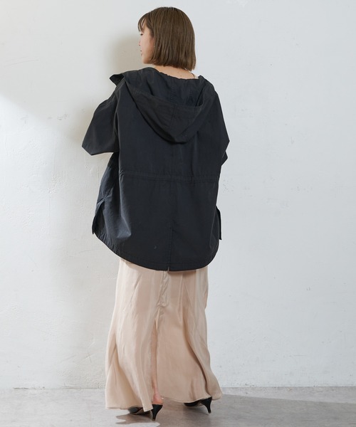 SHENERY（シーナリー）の「セミフレアナロースカート（スカート・レディース・ベージュ/ブルー・36/38）」の14枚目の写真