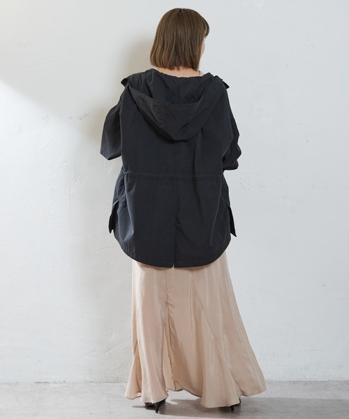 SHENERY（シーナリー）の「セミフレアナロースカート（スカート・レディース・ベージュ/ブルー・36/38）」の15枚目の写真