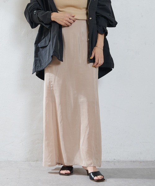 SHENERY（シーナリー）の「セミフレアナロースカート（スカート・レディース・ベージュ/ブルー・36/38）」の3枚目の写真