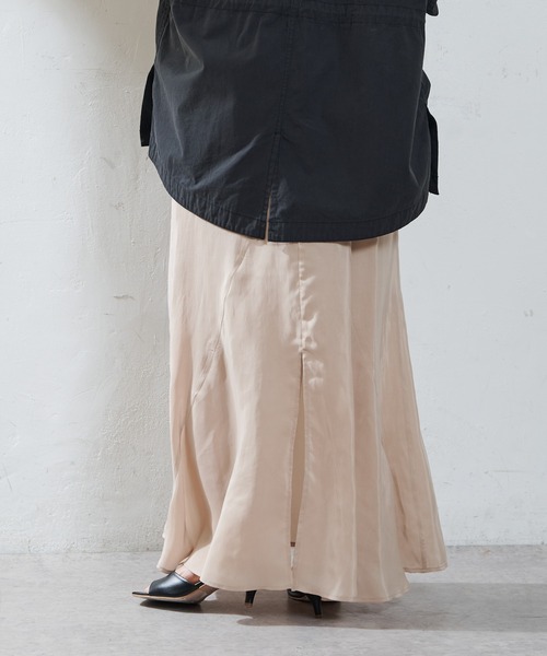 SHENERY（シーナリー）の「セミフレアナロースカート（スカート・レディース・ベージュ/ブルー・36/38）」の9枚目の写真