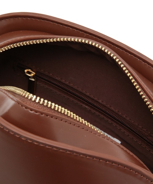 SALON adam et rope'（サロン アダム エ ロペ）の「[追加生産＆新色追加！]【WEB限定】ハーフムーンショルダーバッグ3（ショルダーバッグ・レディース・ブラック/ダークブラウン/ブルー/ホワイト/イエロー/ブルー系その他・FREE）」の22枚目の写真