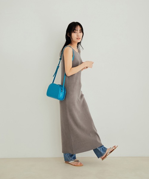 SALON adam et rope'（サロン アダム エ ロペ）の「[追加生産＆新色追加！]【WEB限定】ハーフムーンショルダーバッグ3（ショルダーバッグ・レディース・ブラック/ダークブラウン/ブルー/ホワイト/イエロー/ブルー系その他・FREE）」の7枚目の写真