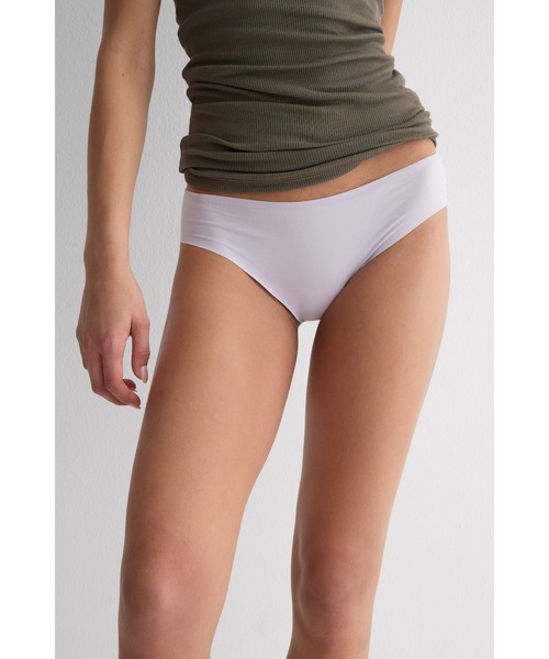 Intimissimi（インティミッシミ）の「シームレス コットン ショーツ 【売上No.1・ウェアに響きにくい・蒸れにくい・ソフトな肌ざわり・体にフィット】（ショーツ・レディース・ホワイト/ブラック/ベージュ/ブルー/ヘザーグレー/キナリ/ライトパープル/ミント/ライトグリーン/ピンク/スカイブルー/パープル/ライトカーキ/スモークピンク/ワインレッド/インディゴブルー/グリーン/サーモンピンク/グレイッシュブルー/アーミー/ピンクベージュ/ダークインディゴブルー/セージグリーン/ワイン/バーガンディー/チェリーピンク/ライトブルー/ライラック/カーキ・S/M/L）」の21枚目の写真