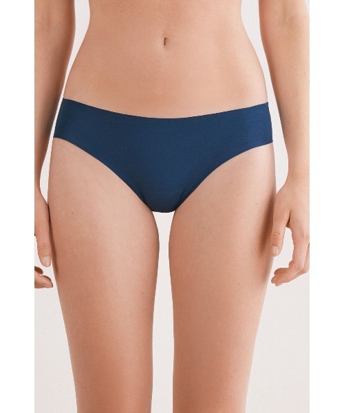 Intimissimi（インティミッシミ）の「シームレス コットン ショーツ 【売上No.1・ウェアに響きにくい・蒸れにくい・ソフトな肌ざわり・体にフィット】（ショーツ・レディース・ホワイト/ブラック/ベージュ/ブルー/ヘザーグレー/キナリ/ライトパープル/ミント/ライトグリーン/ピンク/スカイブルー/パープル/ライトカーキ/スモークピンク/ワインレッド/インディゴブルー/グリーン/サーモンピンク/グレイッシュブルー/アーミー/ピンクベージュ/ダークインディゴブルー/セージグリーン/ワイン/バーガンディー/チェリーピンク/ライトブルー/ライラック/カーキ・S/M/L）」の17枚目の写真