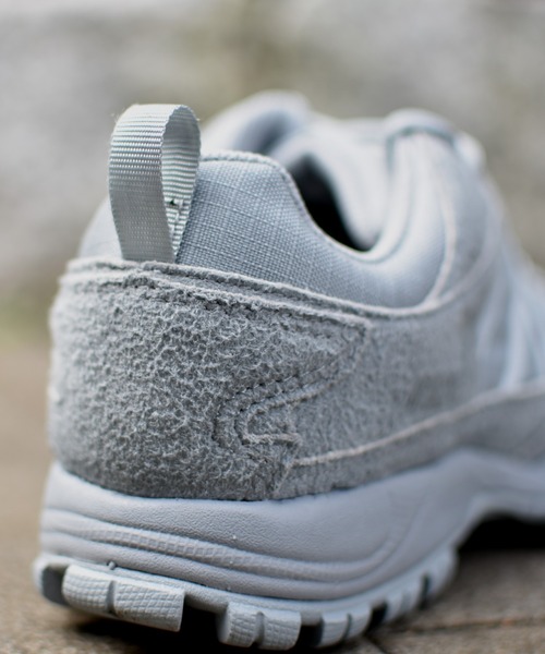 inov-8（イノヴェイト）の「【inov-8】FLYROC 345 GTX CD UNI V2 / 【イノヴェイト】フライロック345 GTX CD UNI V2　ハイキング　トレッキング　アウトドア　街履き　スニーカー（スニーカー・メンズ・グレー・26.5cm/28.0cm/24.0cm/26.0cm/29.5cm/27.5cm/23.5cm/25.0cm/24.5cm/29.0cm/27.0cm/28.5cm/25.5cm/30.0cm/23.0cm）」の3枚目の写真