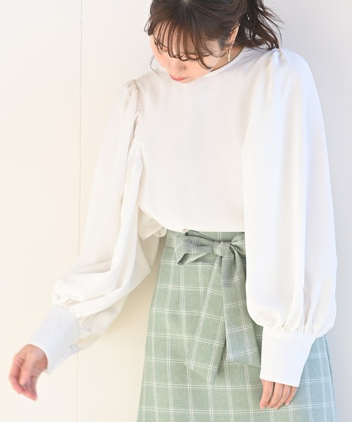 rps(アールピーエス)の「ボリュームスリーブブラウス(シャツ/ブラウス・レディース・オフホワイト/チャコールグレー/グレイッシュブルー・M)」の18枚目の写真